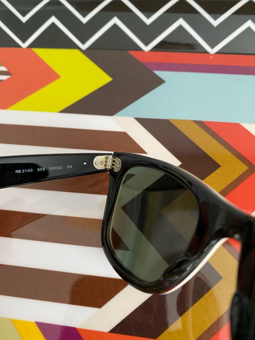 Authentic Ray-Ban White Frame Sunglasses with Black Lenses - Picture 3 of 5